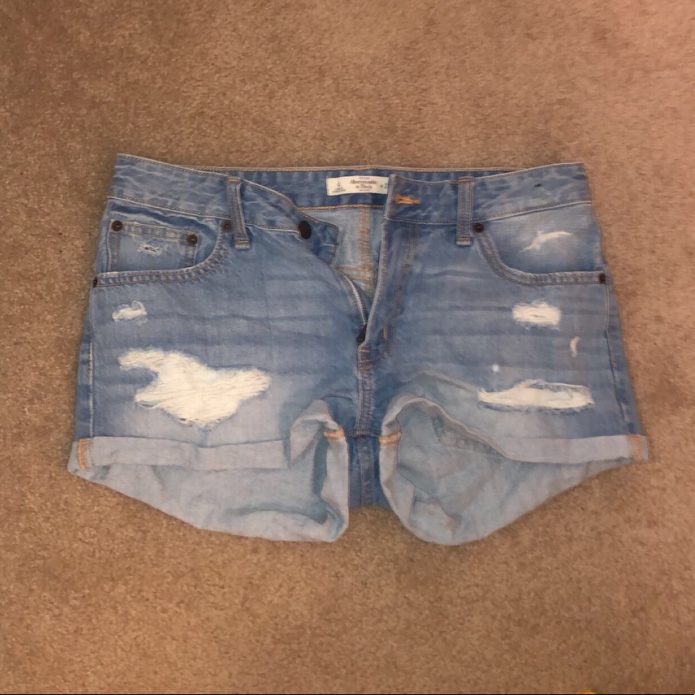 Ripped jean shorts!